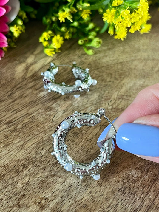 Boucles d’oreilles argentées et nacrées