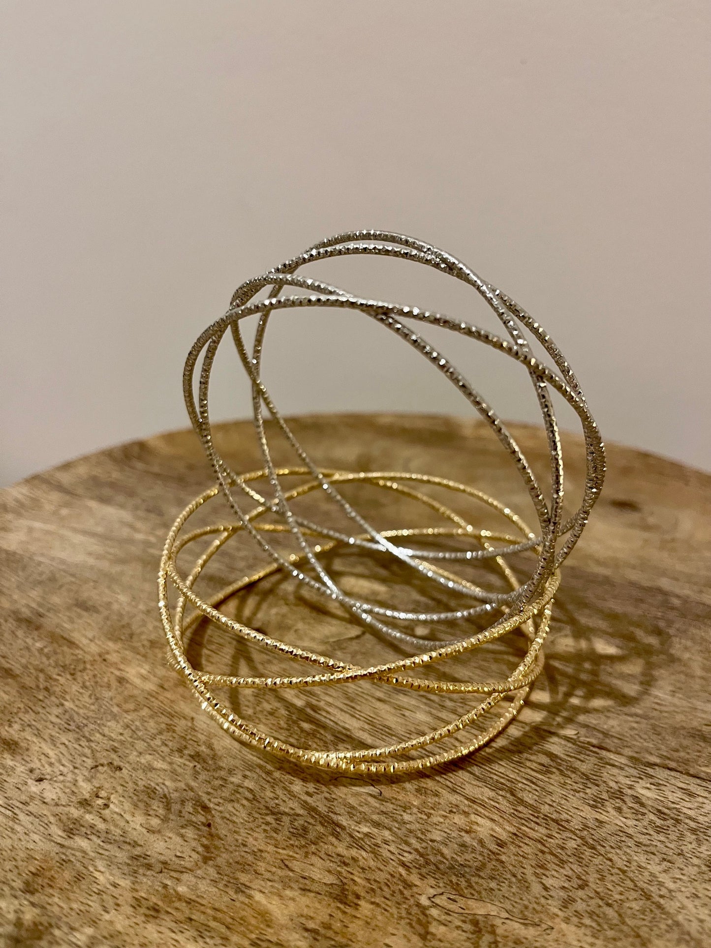 Manchette croisée argentée