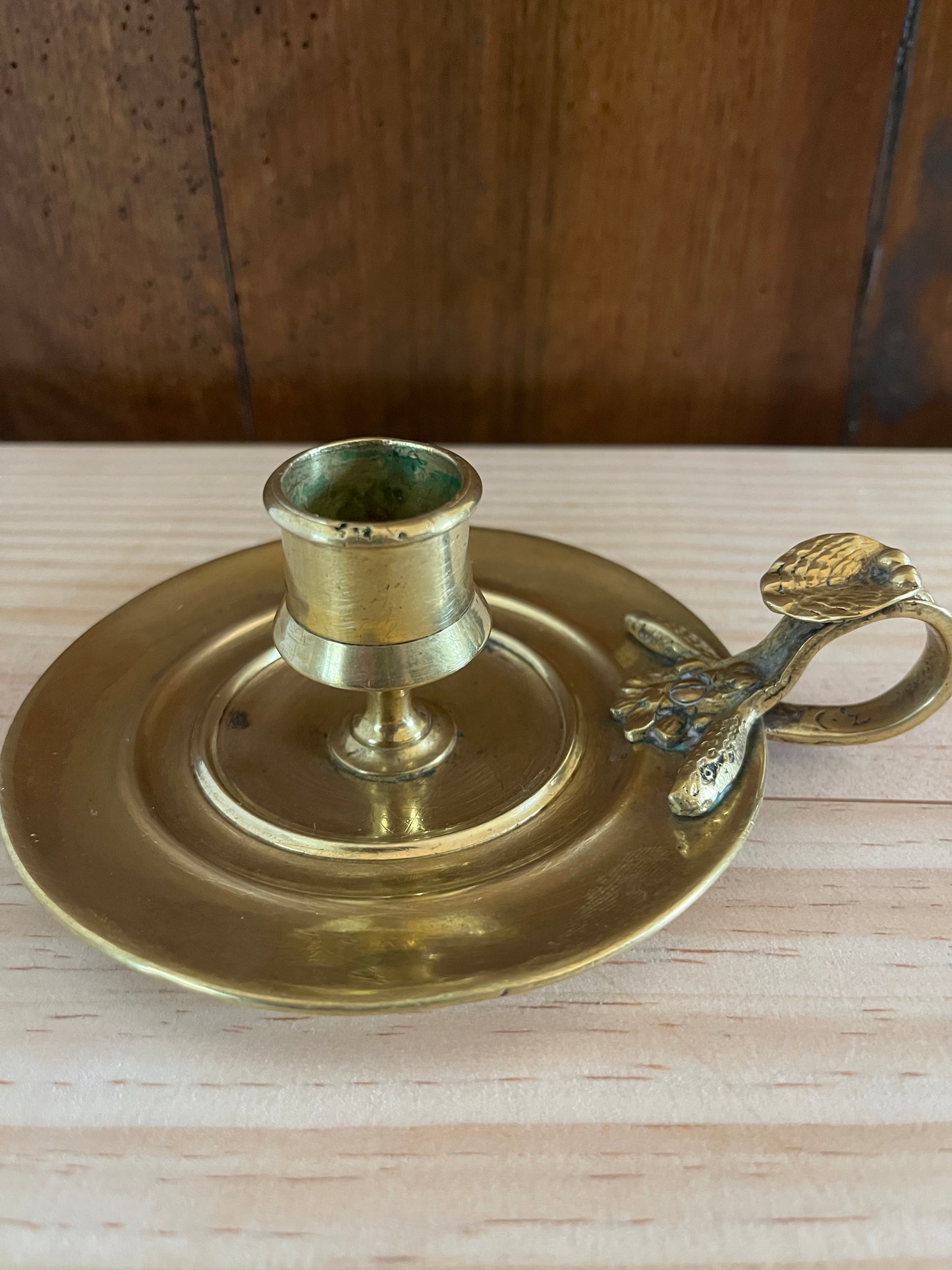 Bougeoir vintage en laiton – Élégance intemporelle