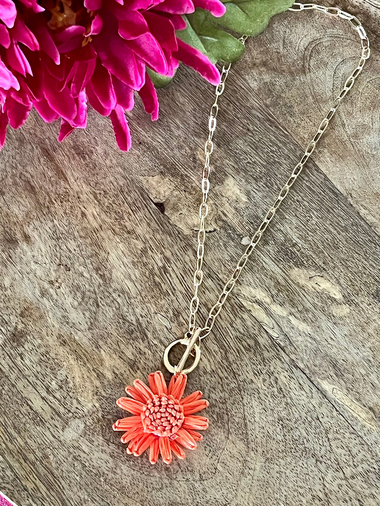 Collier fleur rafia