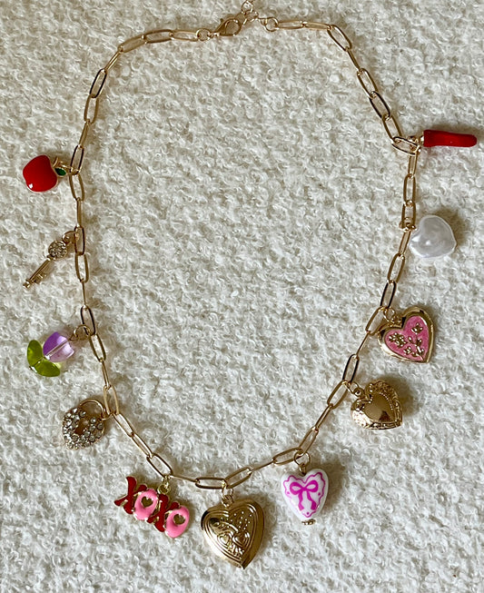 Collier charms xoxo
