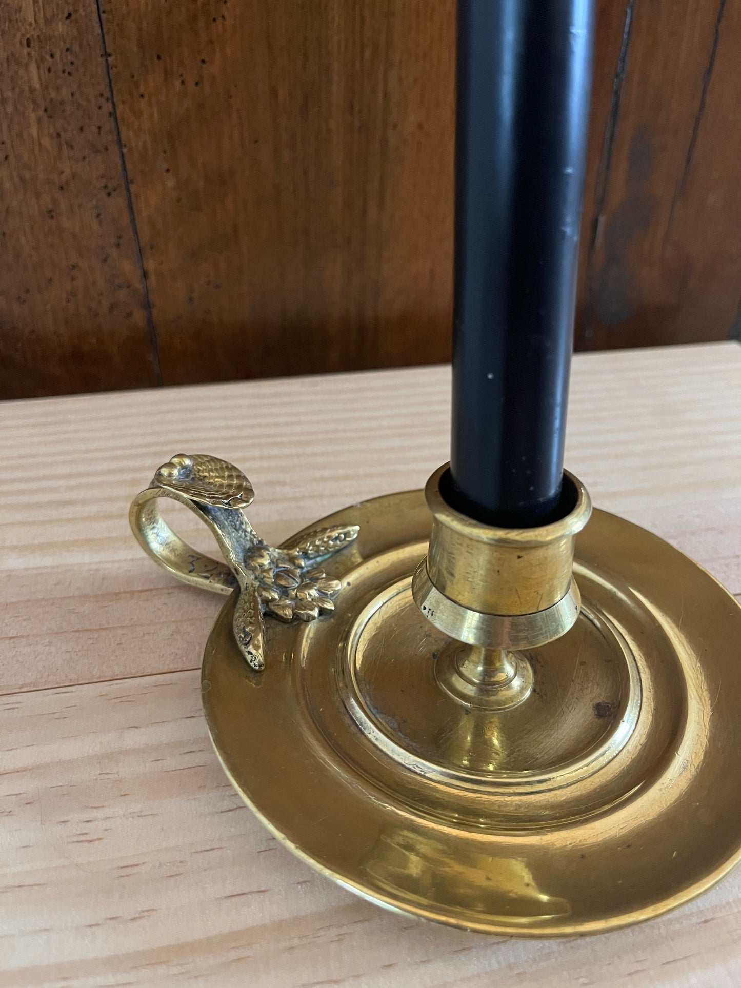 Bougeoir vintage en laiton – Élégance intemporelle