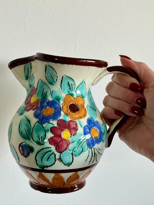 Pot à eau en céramique artisanale – Décor floral polychrome