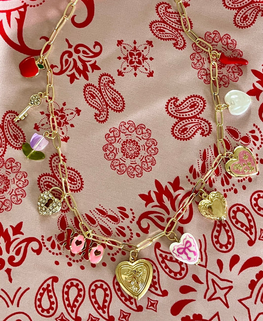 Collier charms xoxo