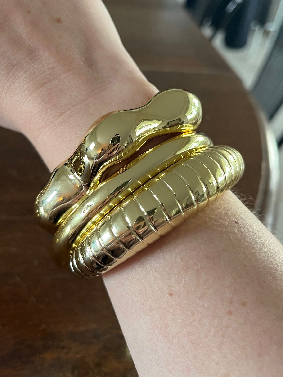 Bracelet jonc bosselé doré