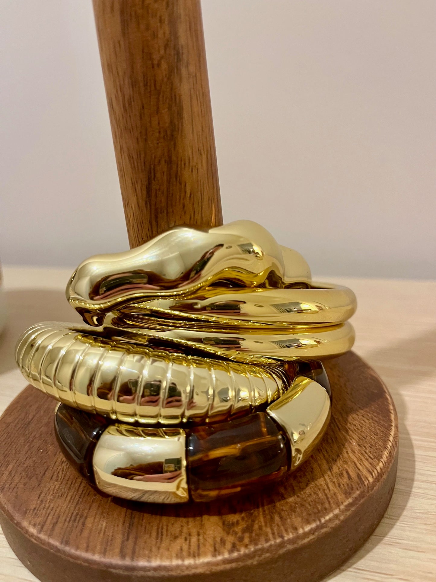 Bracelet jonc strillé doré