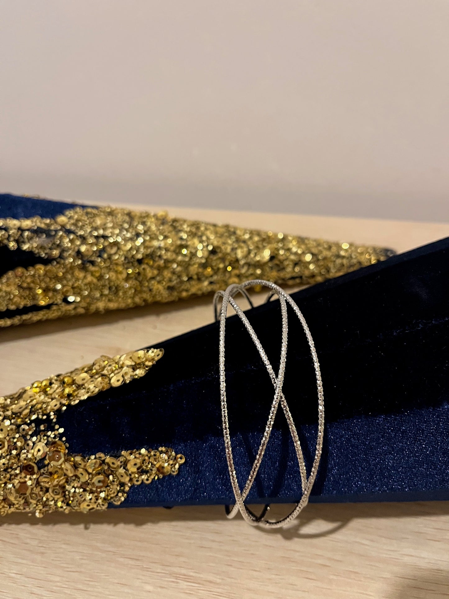 Manchette croisée argentée