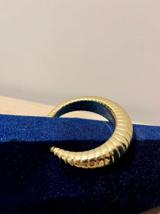 Bracelet jonc strillé doré