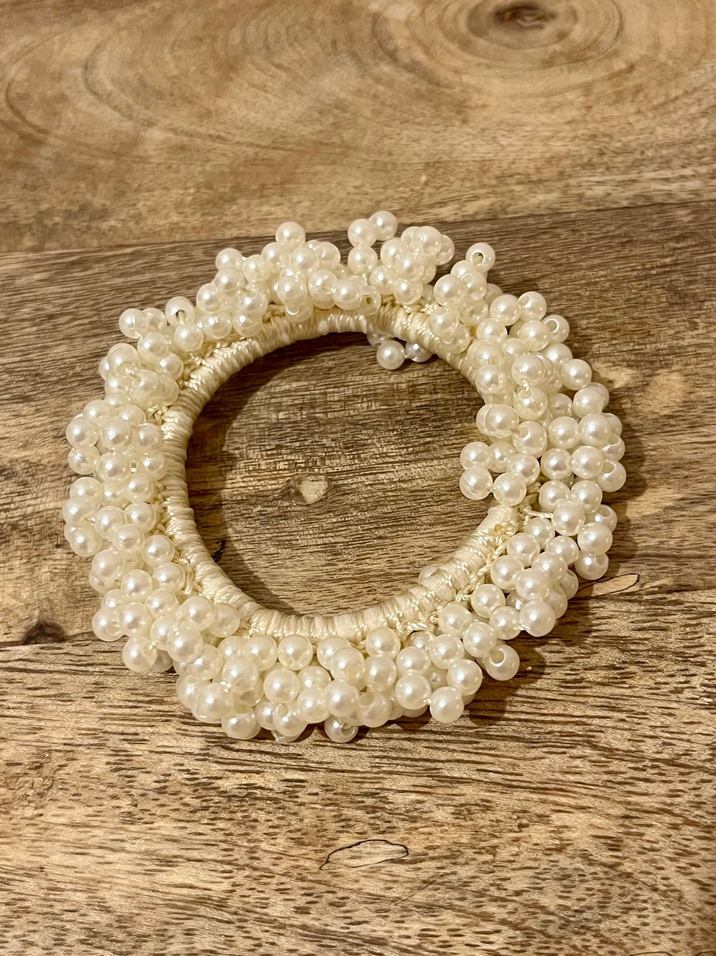 Chouchou petites perles blanches