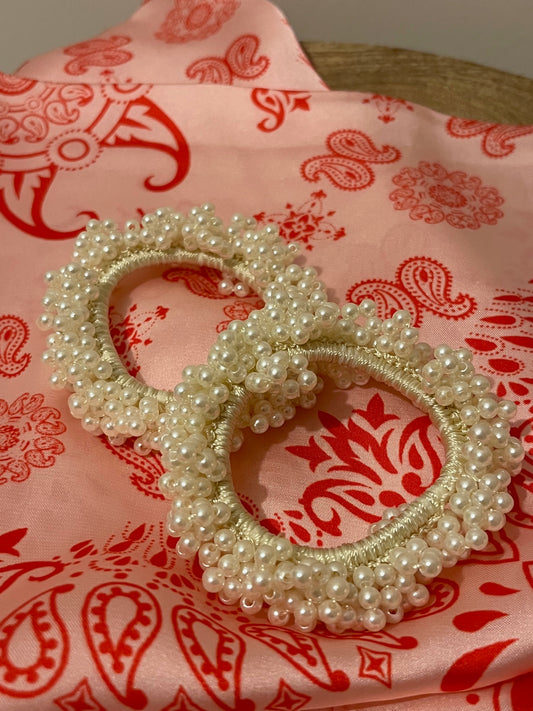 Chouchou petites perles blanches